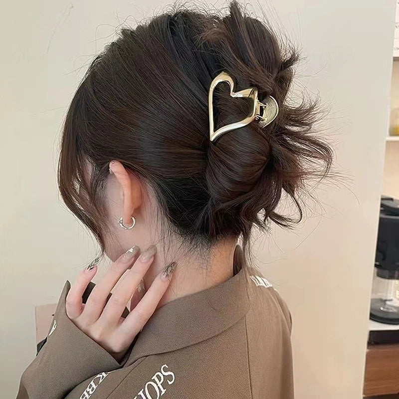 Fashion Metal Hollow Out Golden Silvery Color Heart Hair Claw Women Girls Elegant Womens Hair Hairpins Claw Clip Hair Accessory